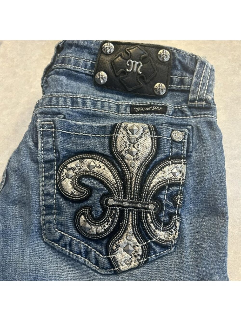 Miss Me Jeans Womens 27 Fits 29 Bootcut Fleur De Lis Rhinestone Pockets Low Rise